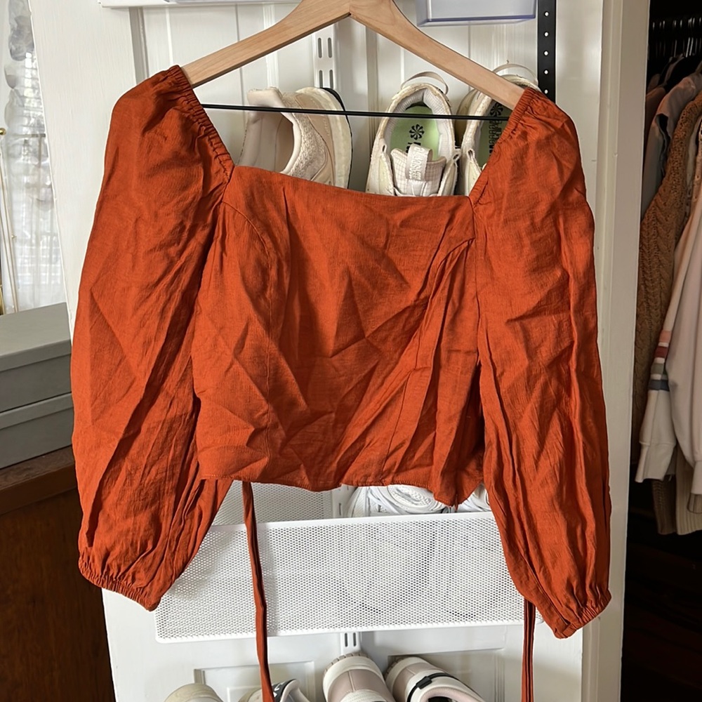 Tie back top